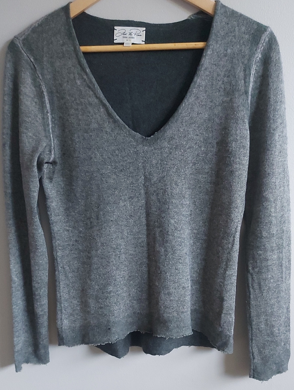 Feel The Piece Terre JACOBS BLEND  Cashmere V-Neck Sweater - Gray- M/L